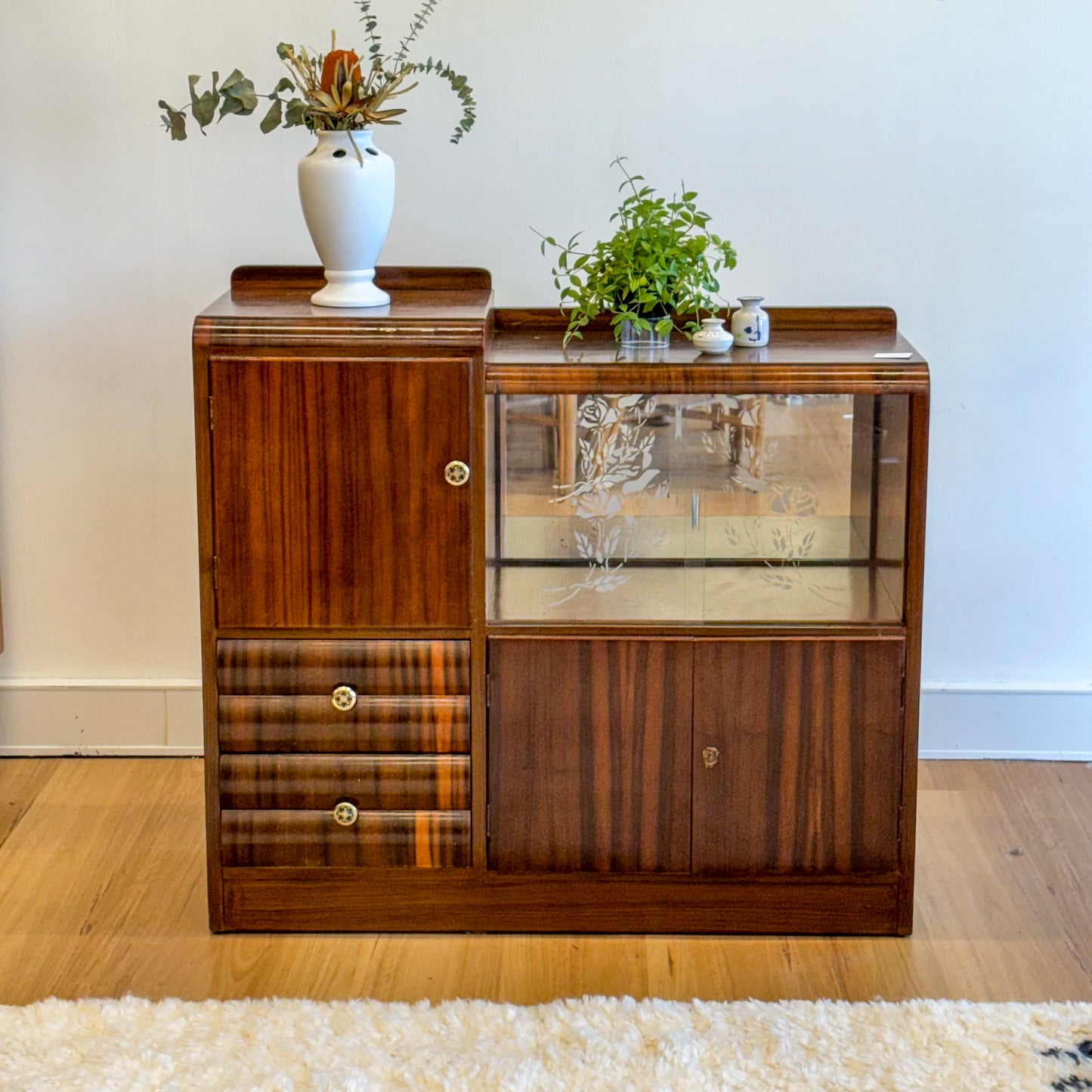 Art deco cabinet