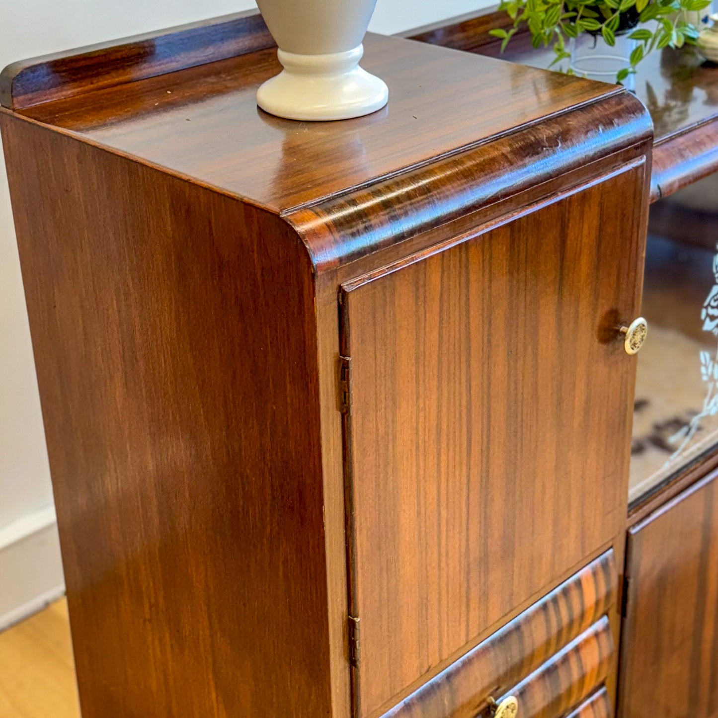 Art deco cabinet