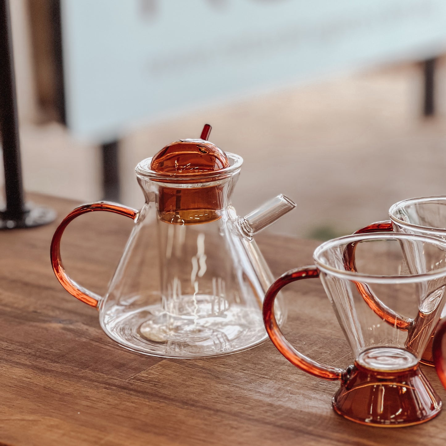 Amber Retro Teapot Set with Glass Strainer