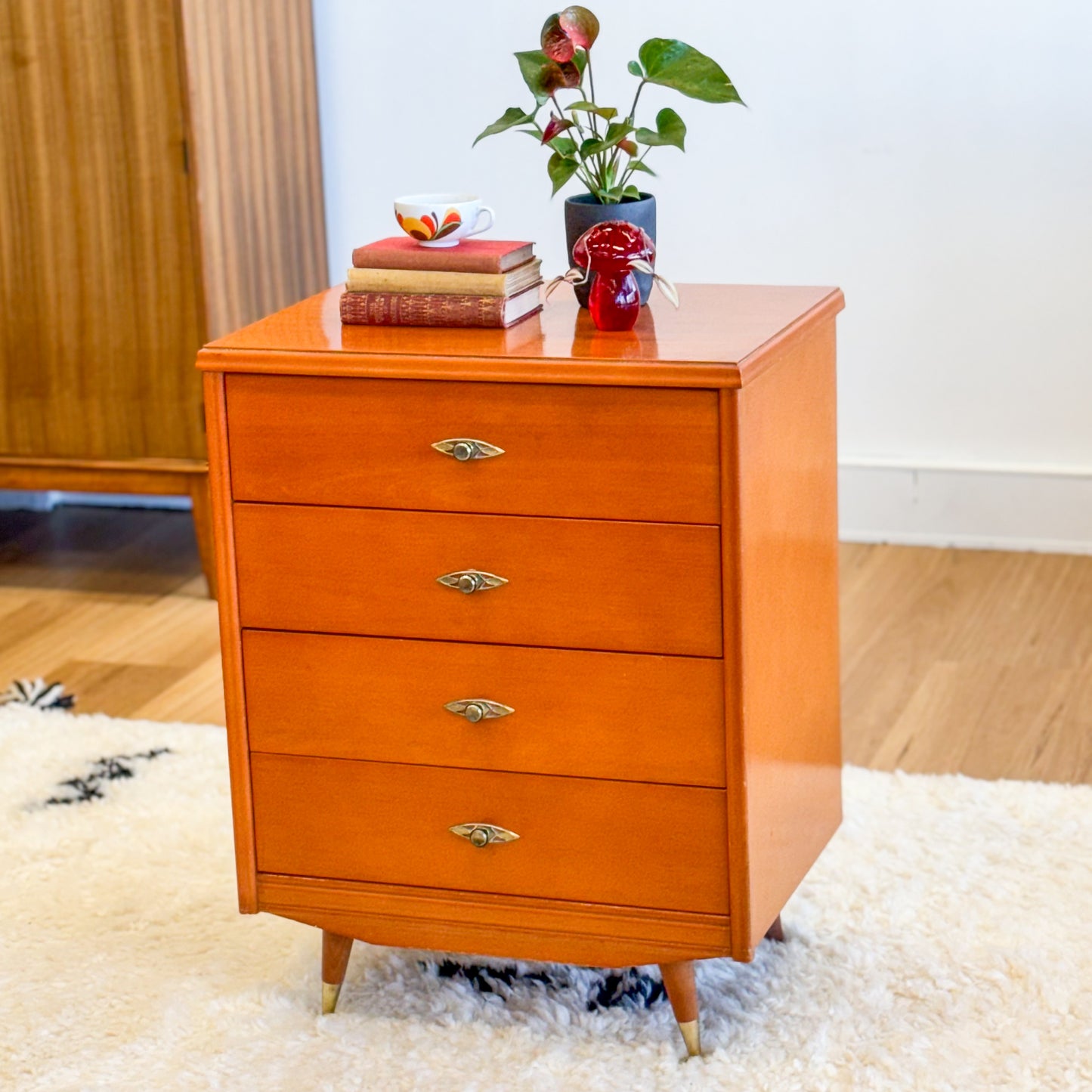 Retro chest of drawers