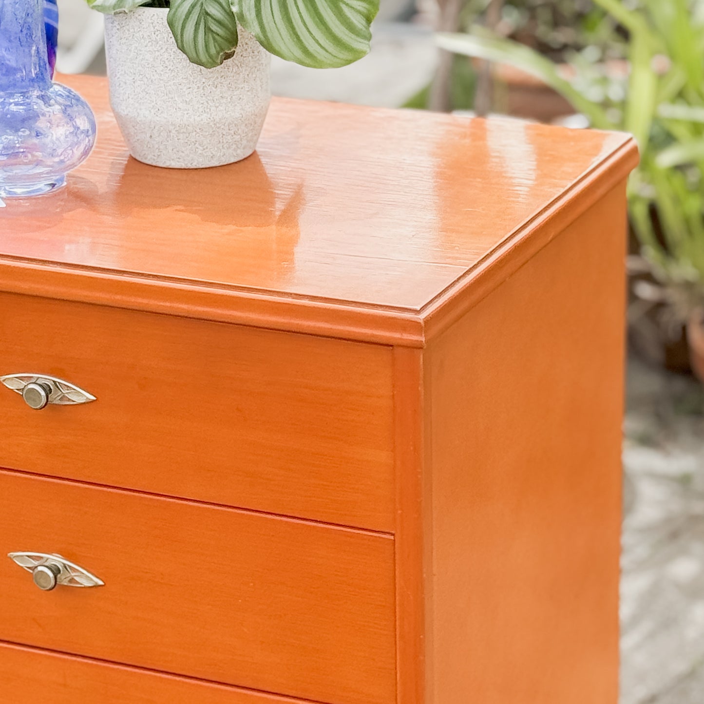 Retro chest of drawers on cigar legs