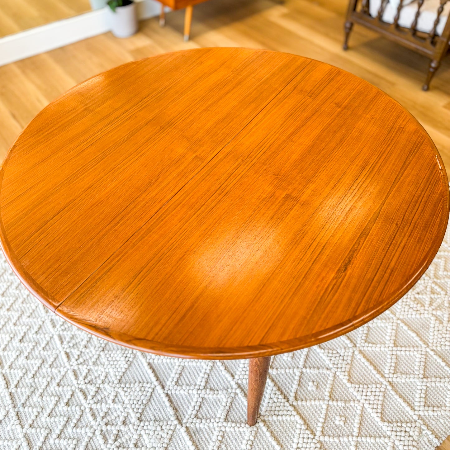 Parker Nordic Dining Table