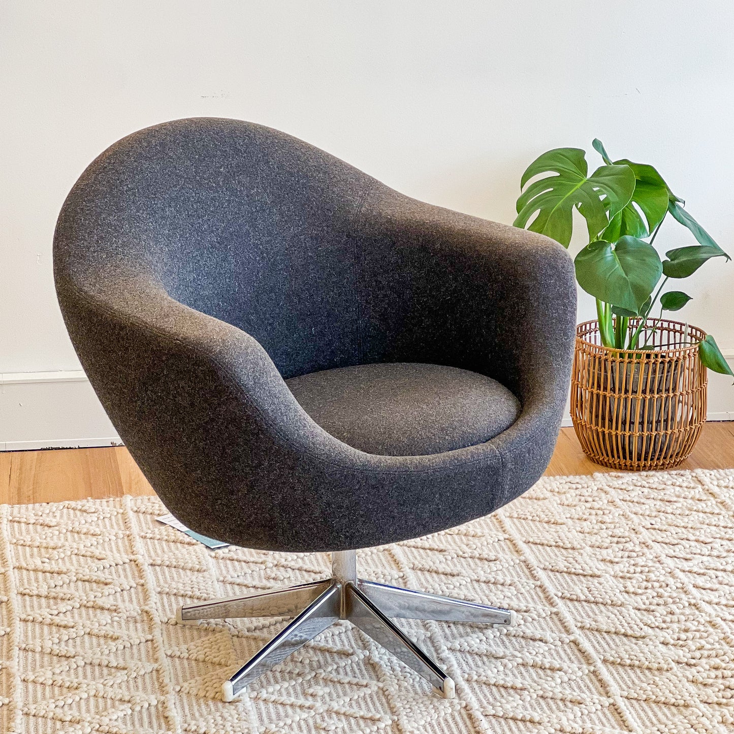 Overman Style Pod Chair