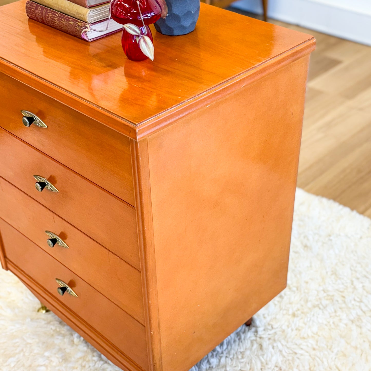 Retro chest of drawers