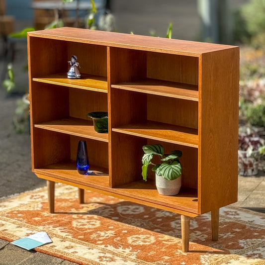 Danish Mid-Century Oak bookshelf