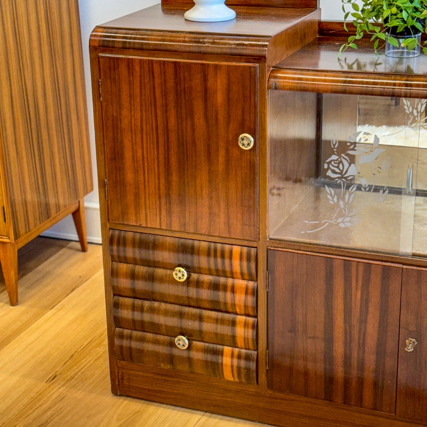 Art deco cabinet